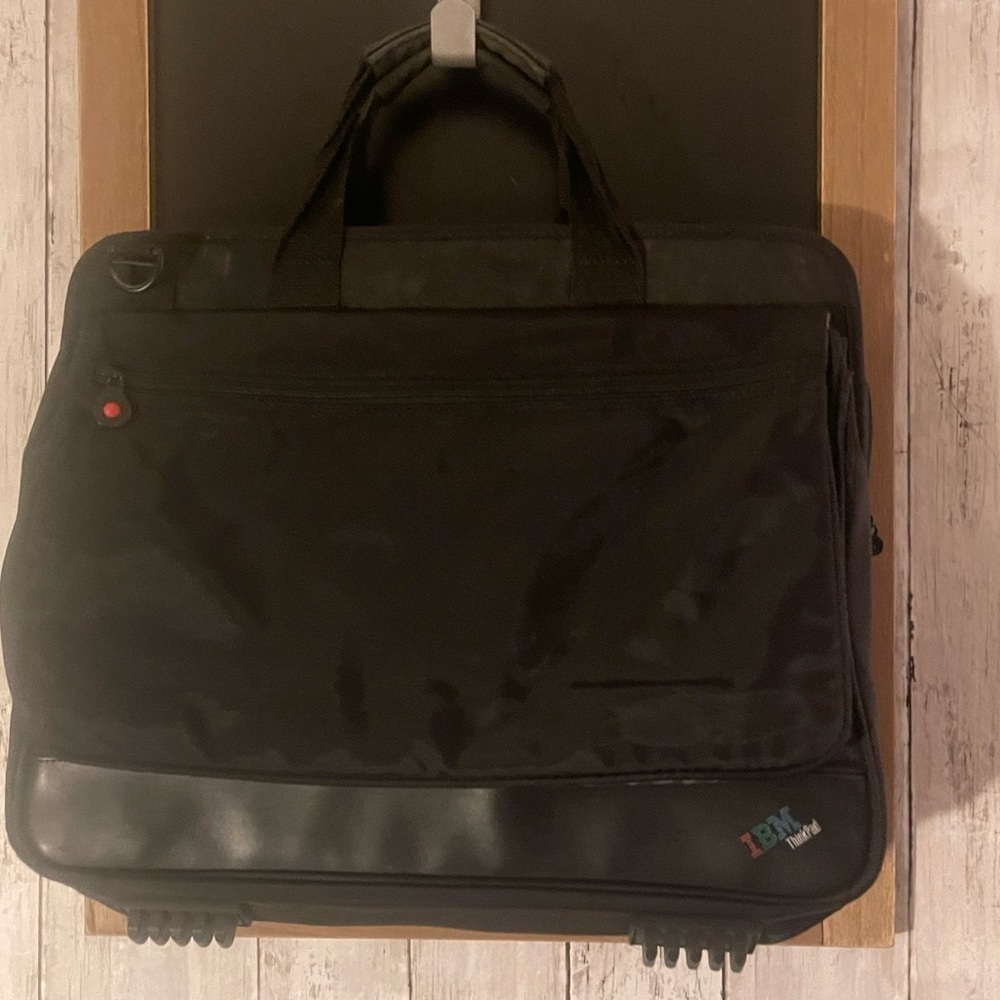 IBM Think Pad Black Canvas Messenger Bag 16" Laptop Carrying Case Black